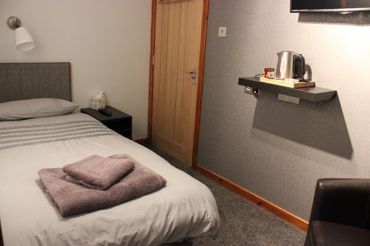 The New Lodge Pontardawe Exteriör bild